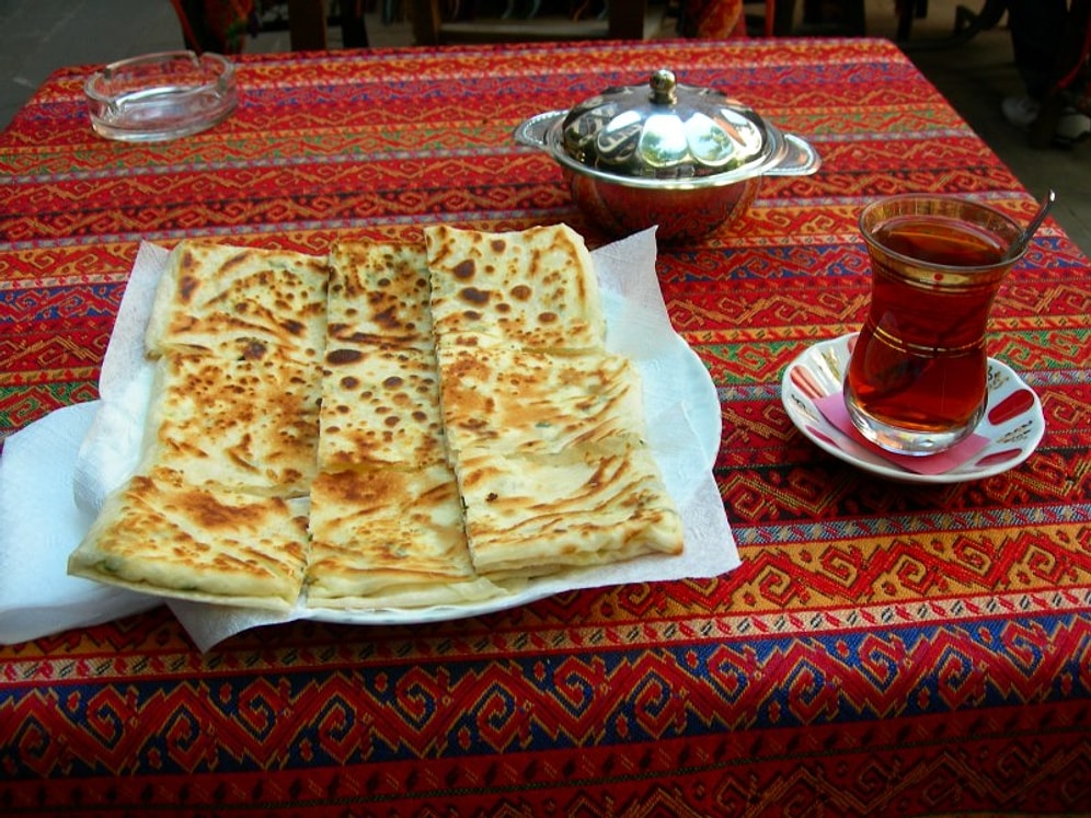 Sadece Pizza Yerine Gözlemeyi Tercih Edebilenlerin Anlayabileceği Şeyler