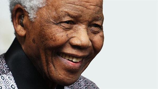 Ünlü devlet adamı Nelson Mandela, Güney Afrika'nın başkanı oldu.