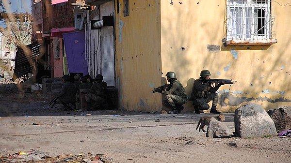 Cizre'de roketatarlı saldırı: 1 asker şehit