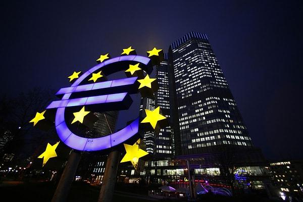 1998 - Avrupa Merkez Bankası kuruldu.
