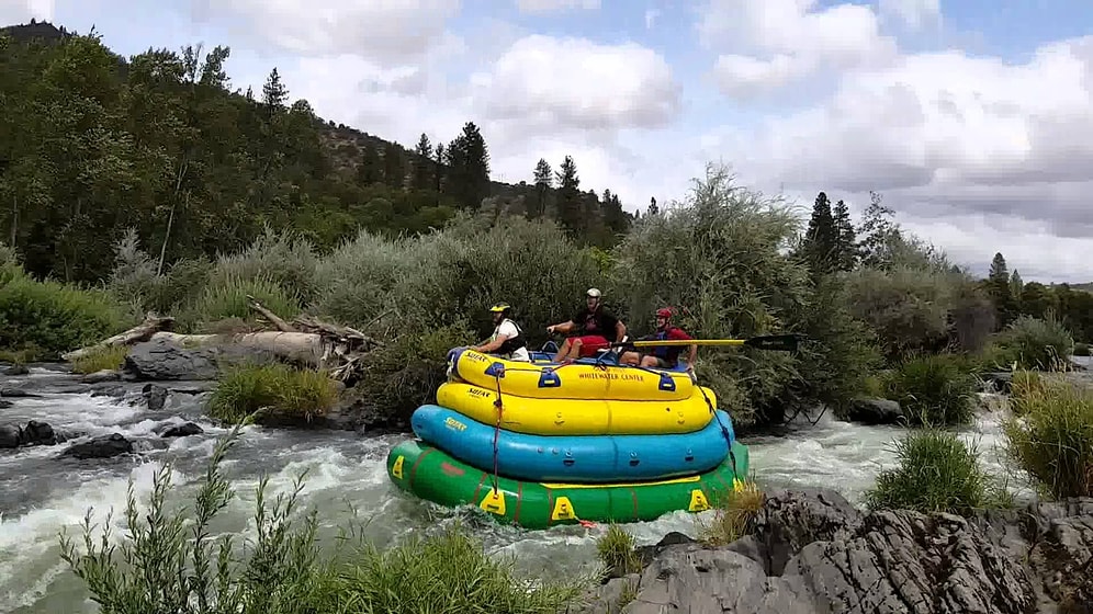 Dört Katlı Rafting ile Eğlencenin Dibine Vuran İnsanlar, Denemek İsteyen?