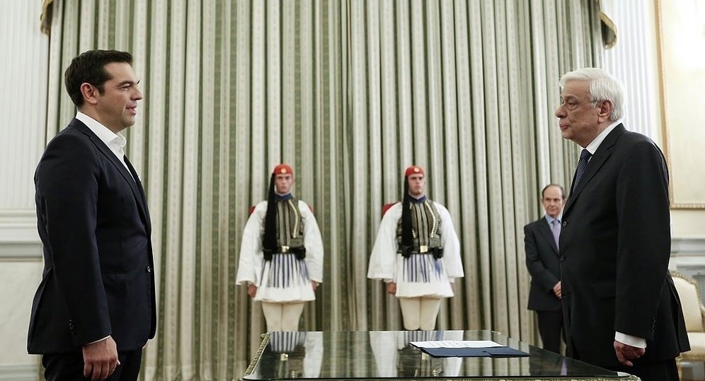 Yunanistan Cumhurbaşkanı'nın 2016 Beklentisi: Çipras'ın Kravat Takması