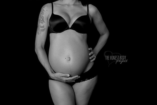 13. Натали Маккейн сделала фото людей, с которыми она познакомилась, и опубликовала их в соцсетях.