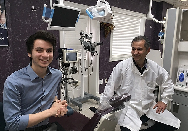 "Başarılarımı, babama borçluyum. Babam, biz küçükken ABD’ye göç etti, eğitimimiz için. Türkiye’de diş hekimiydi, ABD’de de mesleğini devam ettirmeyi başardı."