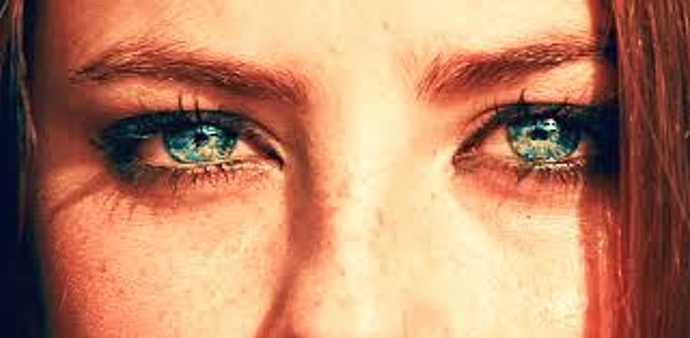 Sadece Mavi-Yeşil Tonlarında Gözlere Sahip İnsanların Anlayabileceği 12 Şey