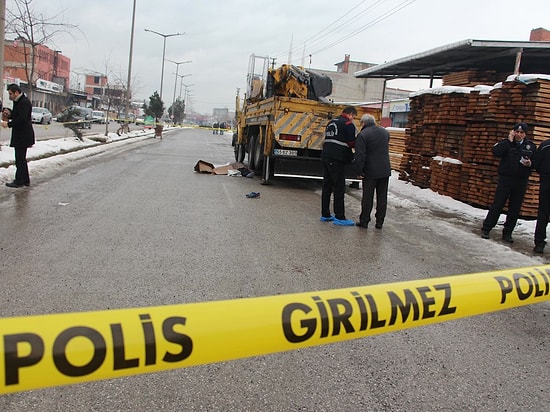 Seyir Halindeki Kamyonun Şoförüyle 'Şakalaşma' Ölüm Getirdi