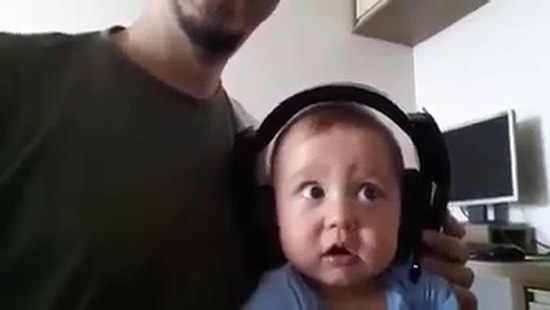 İlk Defa Rock Müzik Dinleyen Çocuğun Isırmalık Tepkisi