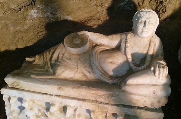 2. İtalya’da El Değmemiş Etrüsk Mezarı Bulundu