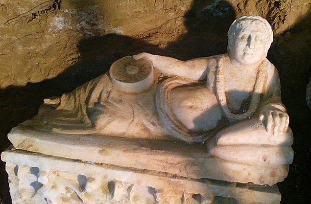 2. İtalya’da El Değmemiş Etrüsk Mezarı Bulundu