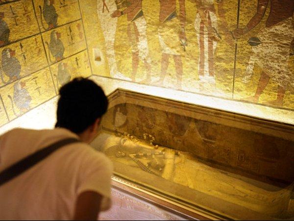 10. Mısır'daki Keops Piramidi'nde yapılan kızılötesi termografi incelemesi, kuzey duvarında değişik sıcaklıklar gözlemlendiğini ortaya koydu. Bu da, duvarın diğer tarafında gizli bir oda olabileceği anlamına geliyor.