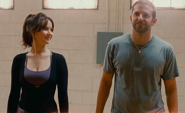 10. 👍 Jennifer Lawrence ve Bradley Cooper'ın birlikte 4 filmi var, her birinde de uyumlarıyla göz doldurduklarını söyleyebiliriz.