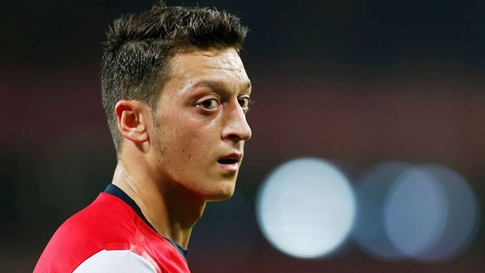 Mesut Özil, İngiltere'de Ayın Futbolcusu Seçildi