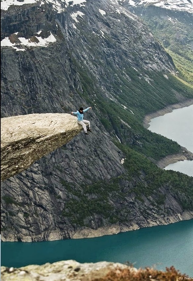 2. Trolltunga. Odda, Norveç.