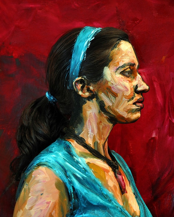 Вместо этого, Алекса использует акрил и молоко.