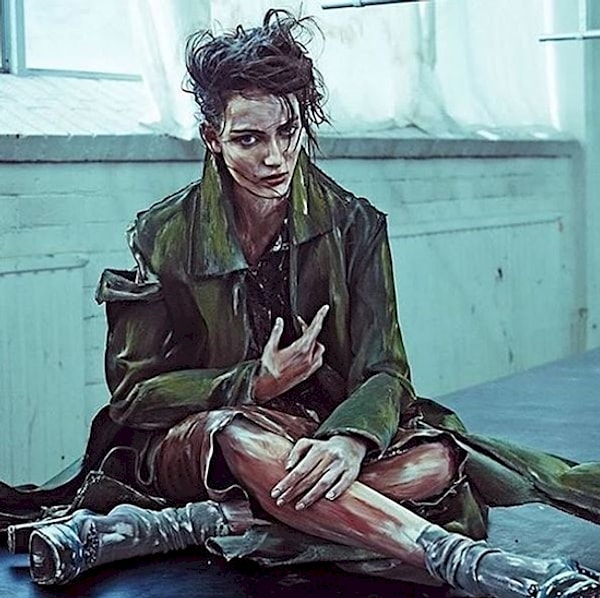 Она объясняет это особенностью восприятия объема и пространства.