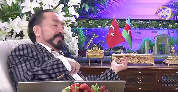 Adnan Oktar'dan Rock Yıldızlarını Kıskandıracak Solo Gitar Performansı