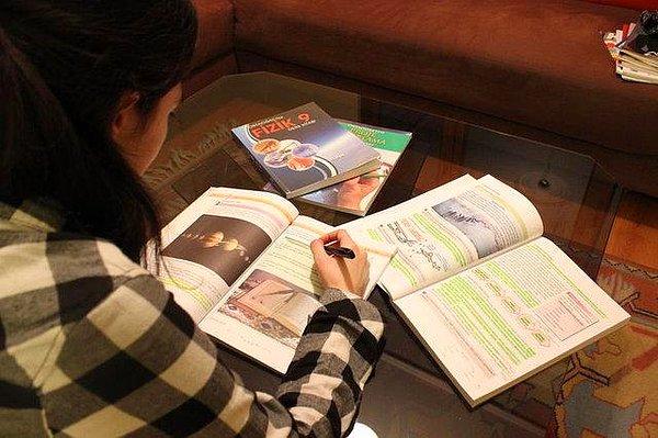 3. Ders Kitaplarından 'Çocuklar Neden Sınavlarda Başarılı Olamıyor' Sorusuna Cevap Olabilecek 4 Vahim Hata