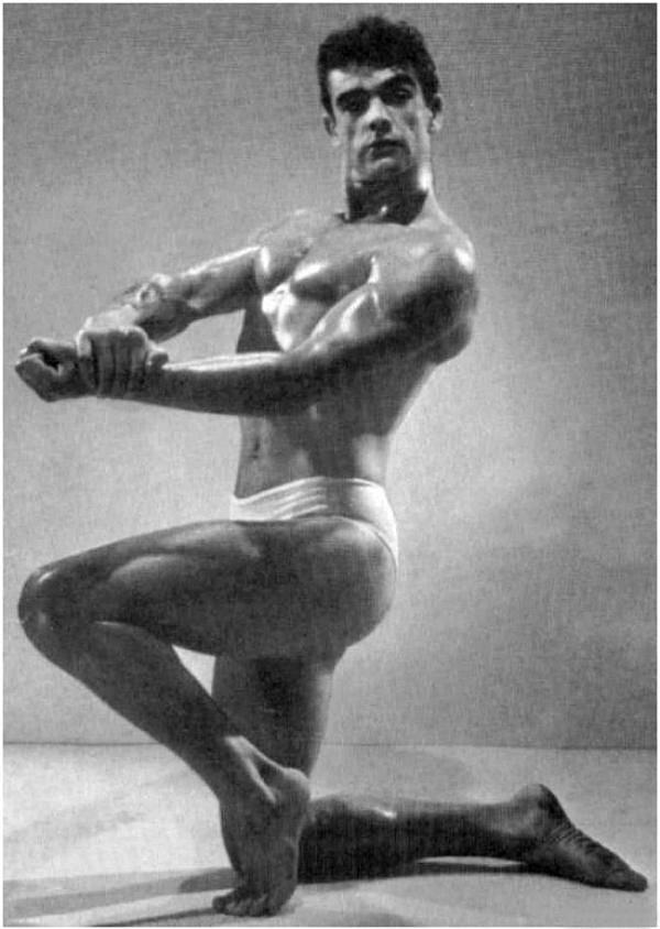 6. Sean Connery 1953 yılında, vücut geliştirme yarışmasında.