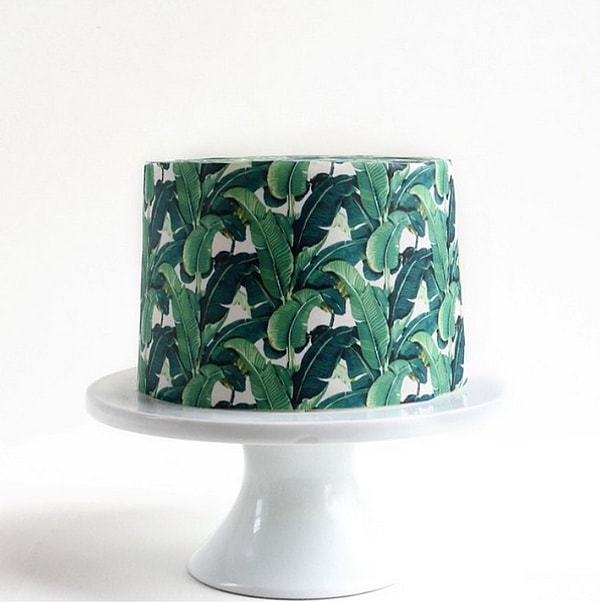 12. Неординарный торт с текстурой банановых листьев.