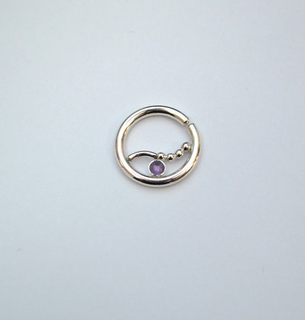 6. Колечко с лунным камнем.