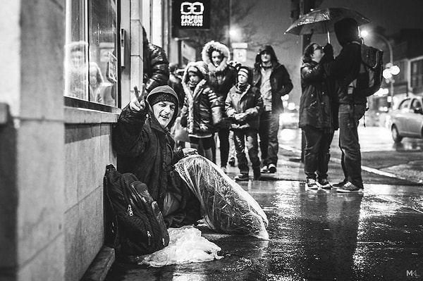 Теперь ты прекратишь отворачиваться при виде меня?