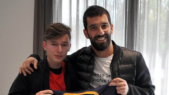 Arda Turan Altıntepsili Genç Futbolcuyla Buluştu