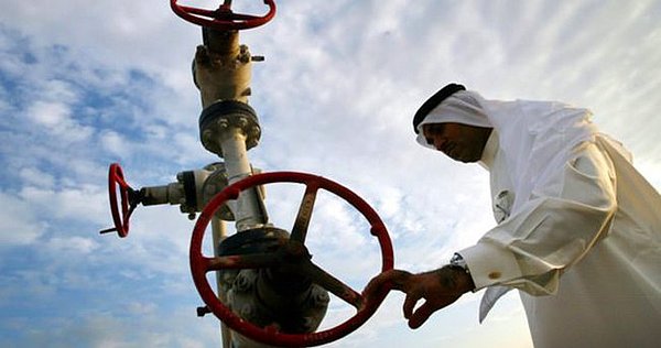Suudilerin bu adımla akıllarında olan birkaç planı devreye sokmuş olmaları muhtemel; Bunlardan birincisi, düşen petrol fiyatları yüzünden Suudi ekonomisinin zor durumda olması.