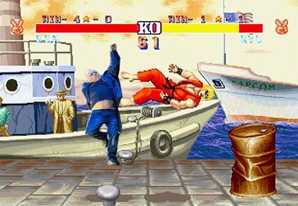 14. Street Fighter'da Ken'i döven Ryu'ya,