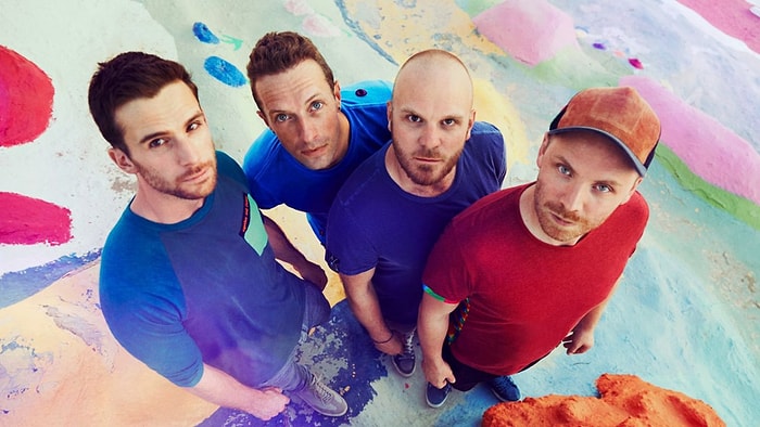 Coldplay Rengarenk Yeni "Birds" Klibini Yayınlandı