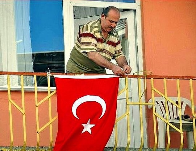 Türksün ama hiç göstermiyorsun!