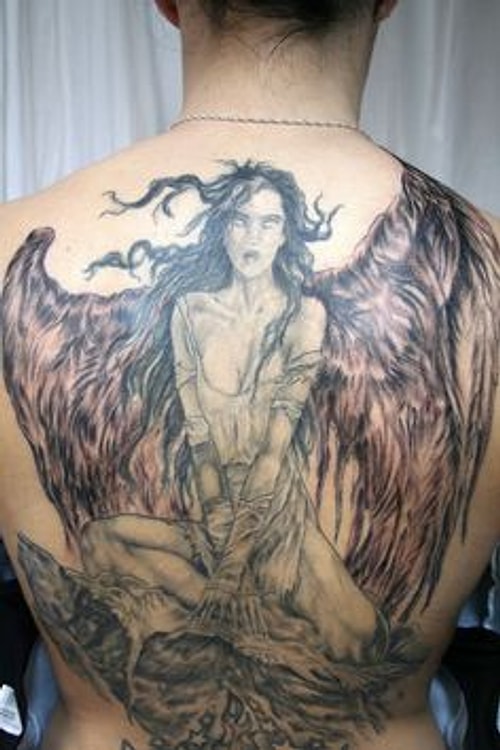 Bonus 3: Hayranları tarafından yaptırılan Luis Royo dövmelerinin küçük bir kısmı