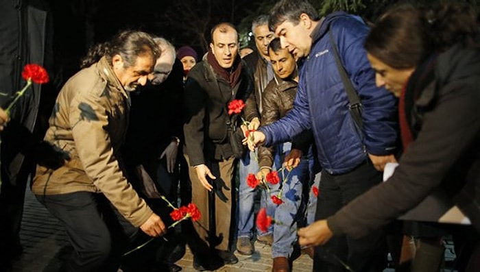 Terör Saldırısına Karanfilli Protesto