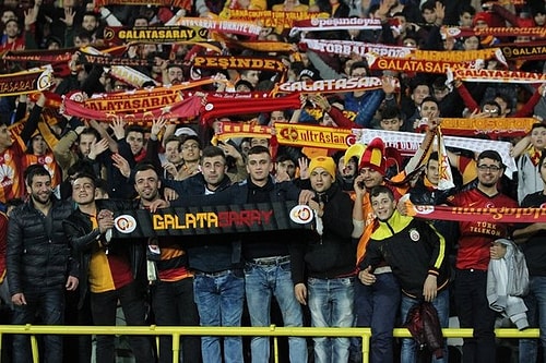 Galatasaray taraftarı takımını yalnız bırakmadı