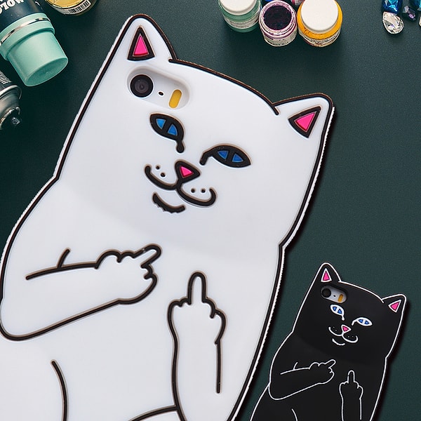 3. Чехол для телефона "котик-хулиган"