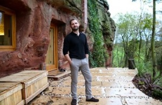 Человек, превративший пещеру возрастом 250 млн лет в роскошный дворец
