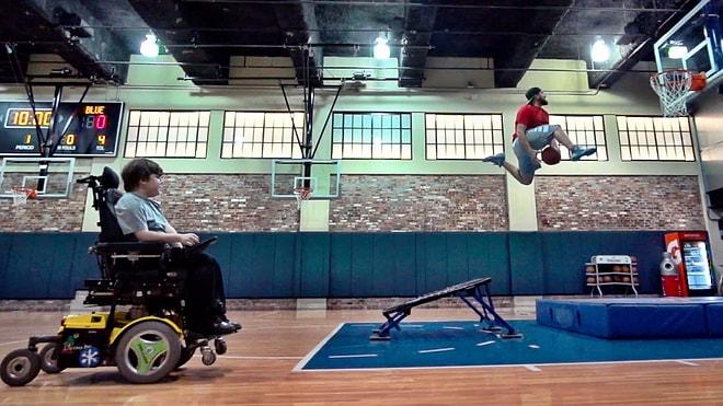 Engelli Çocuğun Basketbol Oynama Hayalini Gerçekleştiren Adamlar