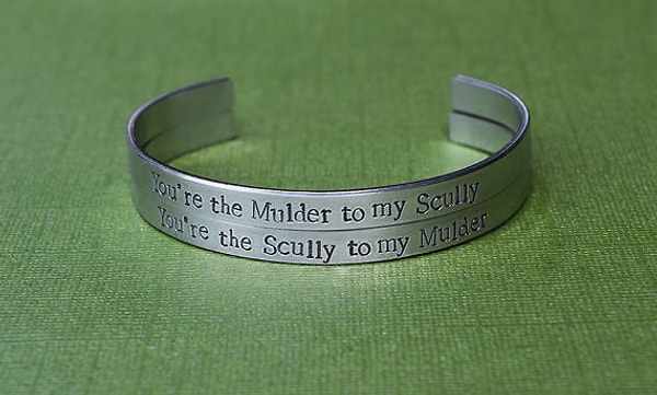 11. Пара браслетов для друзей или влюбленных.