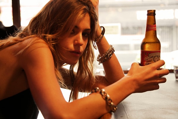 6. Когда вы решаете, стоит ли тебе переспать с НИМ.