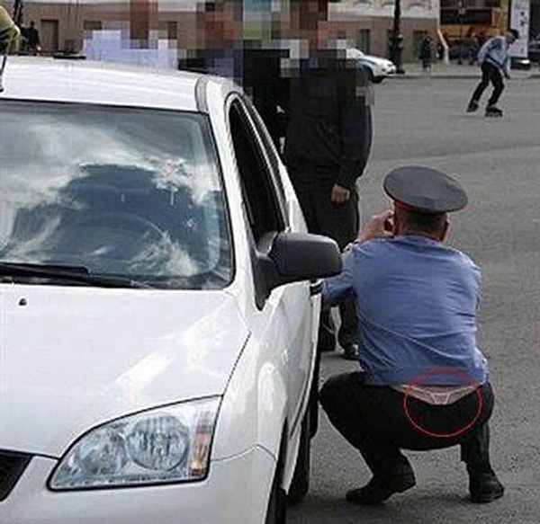 14. Даже полицейские носят такие, чтобы не видно было из-под брюк!