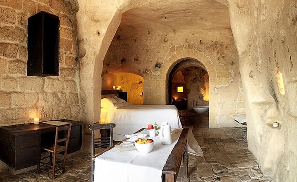 13. Grotte della Civita (Италия)