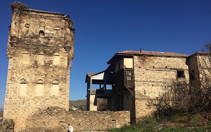 Aydın'daki Tarihi Arpaz Kalesi Bakımsızlıktan Yıkılmak Üzere...