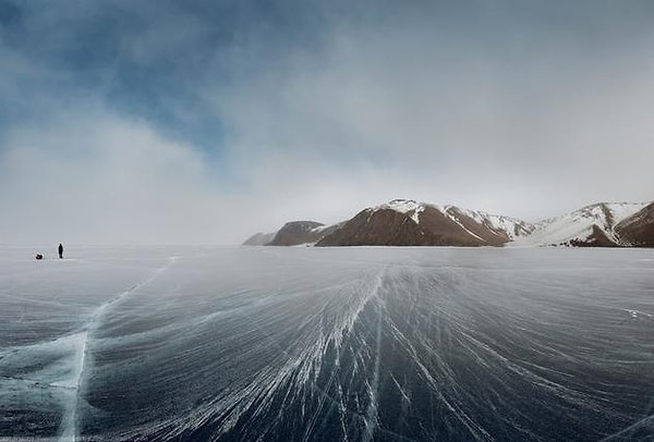 7. Дно озера находится ниже уровня моря на 1.285м.