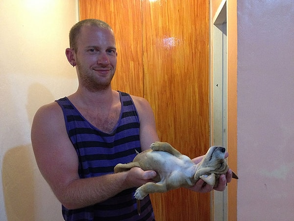 16. Даже на руках!