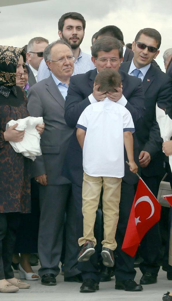 8. Ahmet Davutoğlu'nun çocuk sevgisi