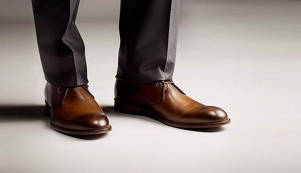 10. Kahverengi ayakkabı