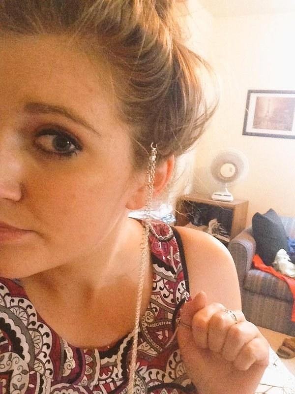 12. Невозможно снять с себя цепочку, не зацепив пару десятков волос.