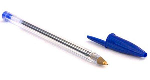 9. Bir tanesi cebimize akana kadar eşantiyon tükenmez kalemleri almaya devam ederiz.