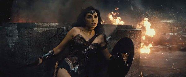 2005'teki Marvel'ın Elektra filminden sonra DC'nin ana kadın kahramanlı filmi olan Wonder Woman'ı merakla bekliyoruz.