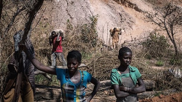 Kongo'nun güneyindeki madenlerde yaklaşık 40 bin çocuk işçi çalıştırıldığı tahmin ediliyor