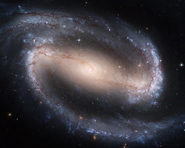 18. NGC 1300